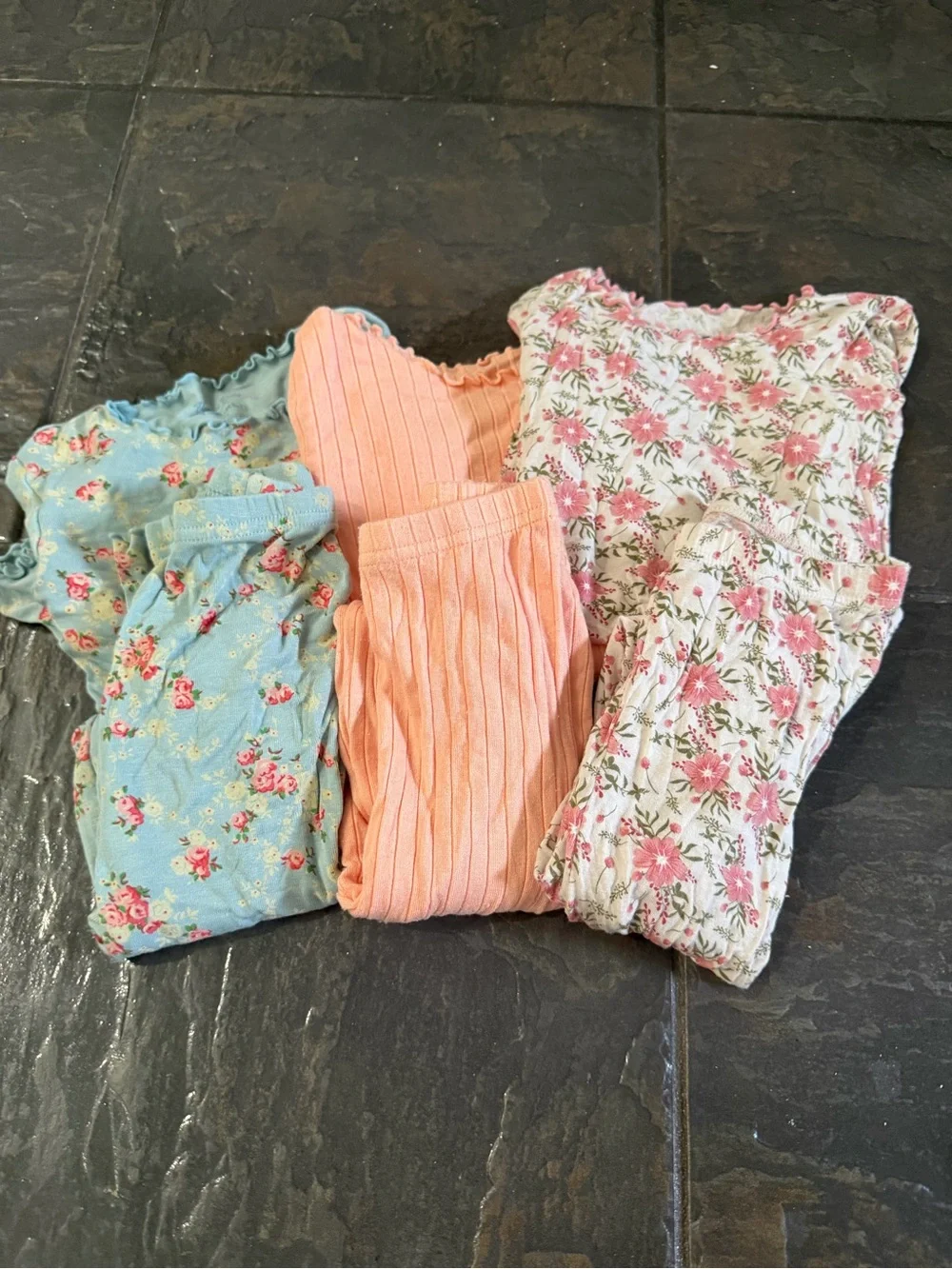 Girls 3-Piece Pajama Set Bundle Size 120 (Approx. 6-7 Y) Floral & Ribbed